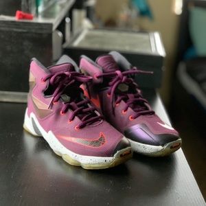 Nike Lebron Basketball sneakers